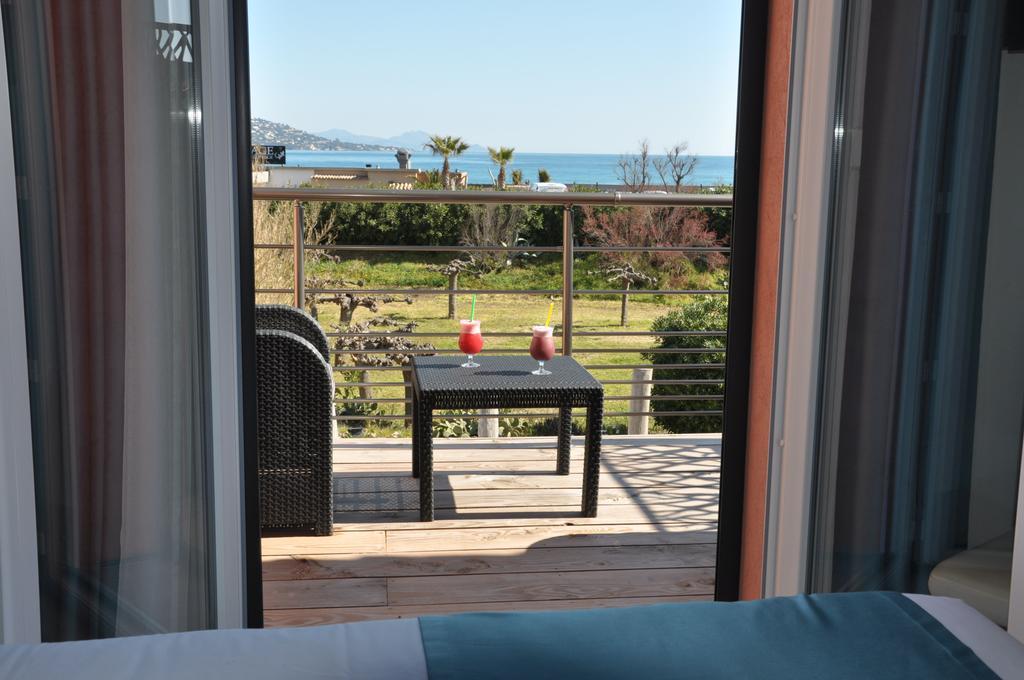 Hotel De La Vierge Noire Σαιντ-Μαξίμ Εξωτερικό φωτογραφία